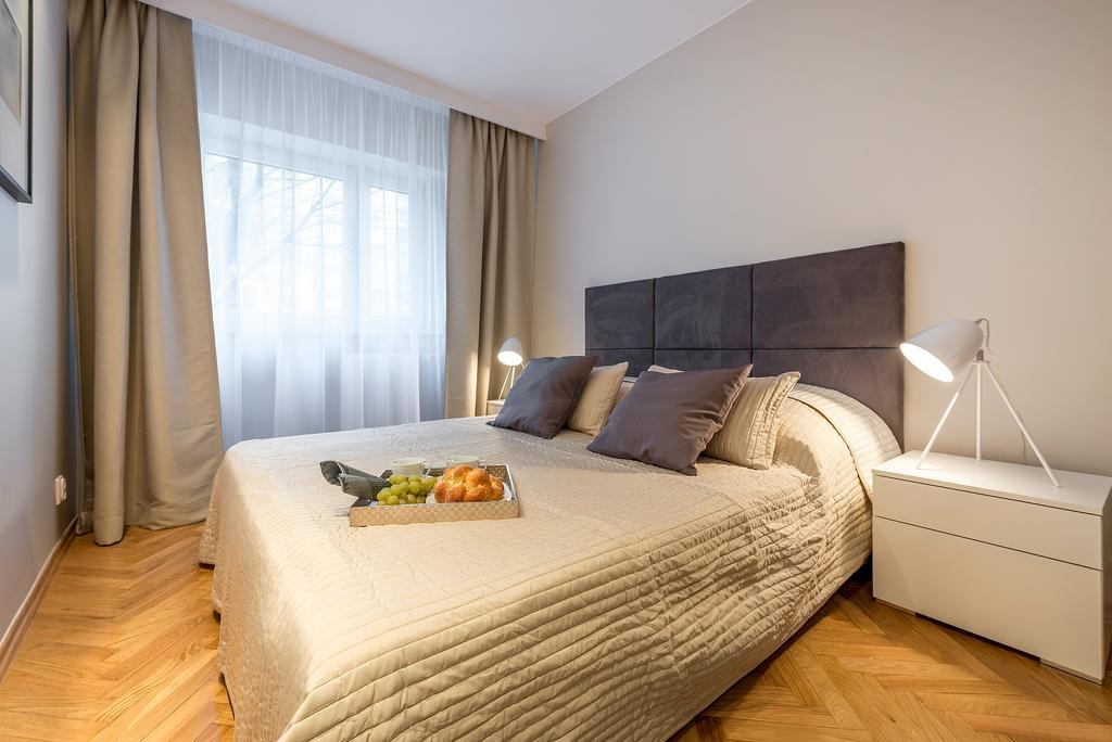 P&O Apartments Emilii Plater Βαρσοβία Δωμάτιο φωτογραφία